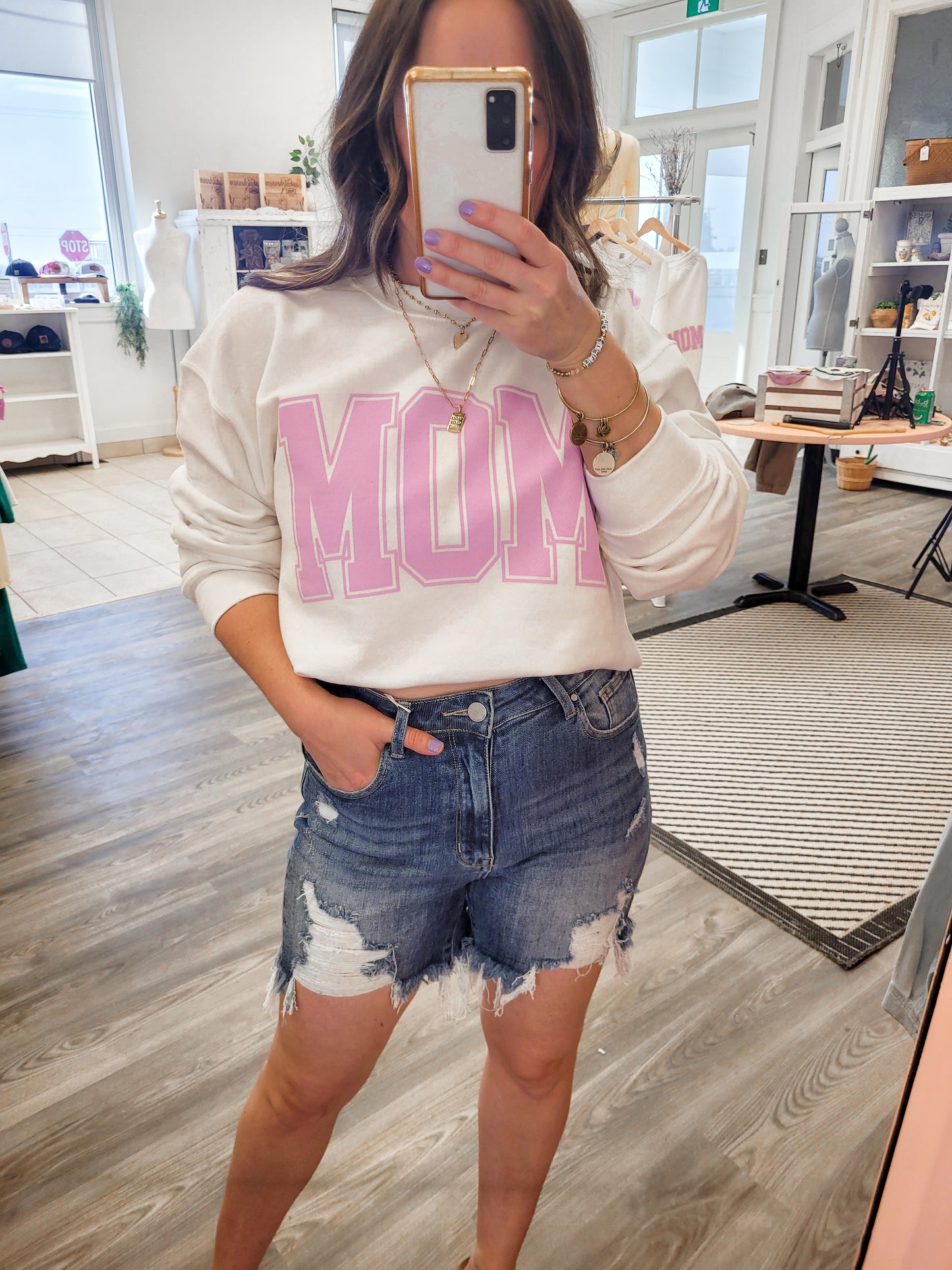 *NEW* MOM Sweatshirt
