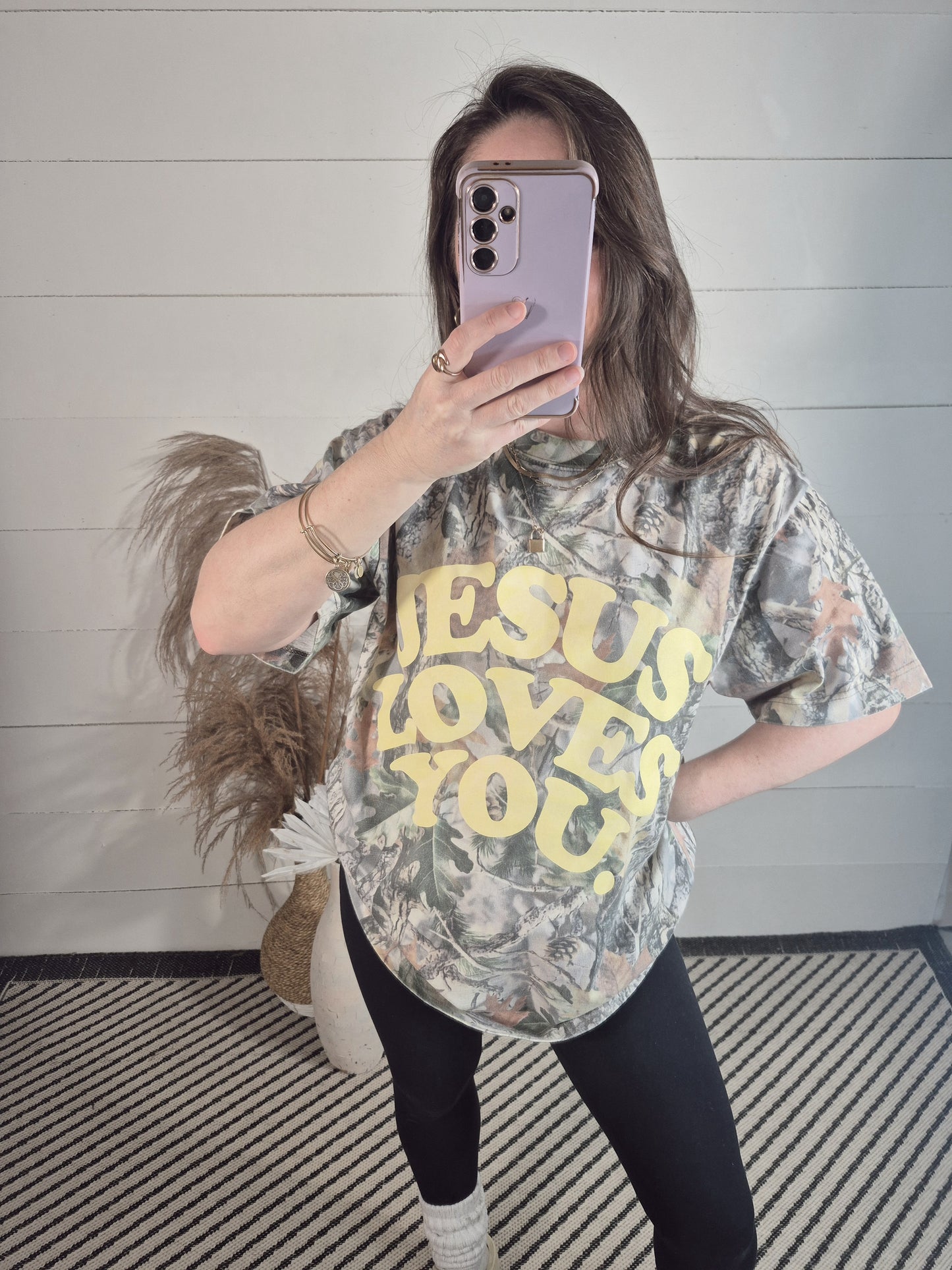 *NEW* Jesus Loves You Graphic