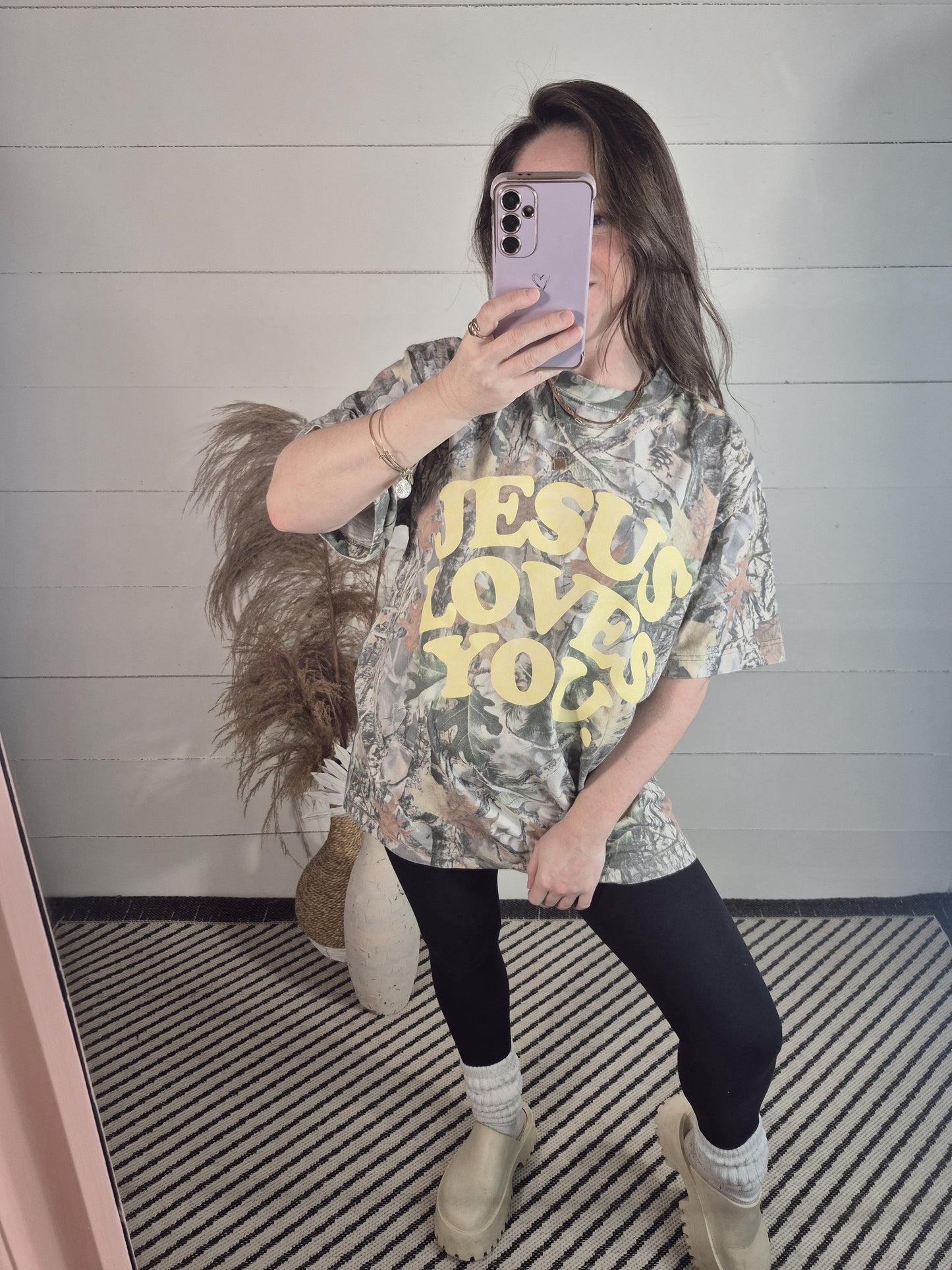 *NEW* Jesus Loves You Graphic